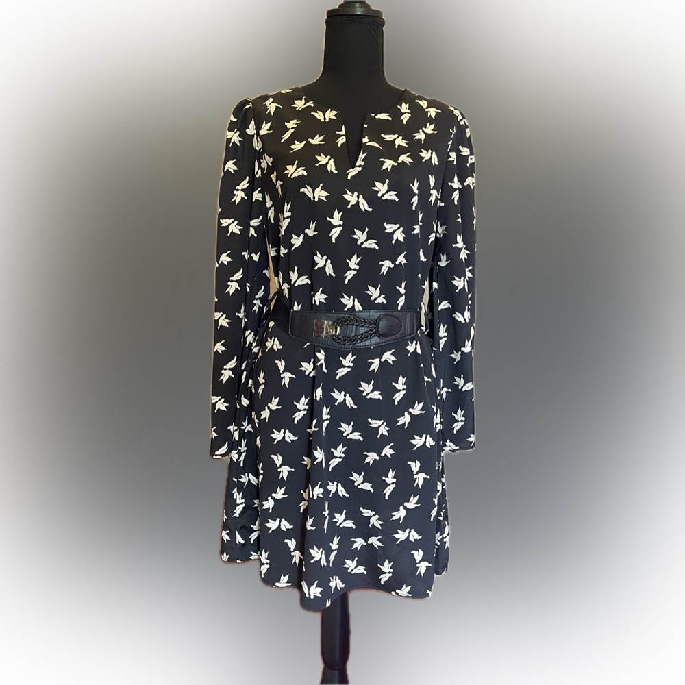 Elegant ad:hoc Dress with Belt Medium